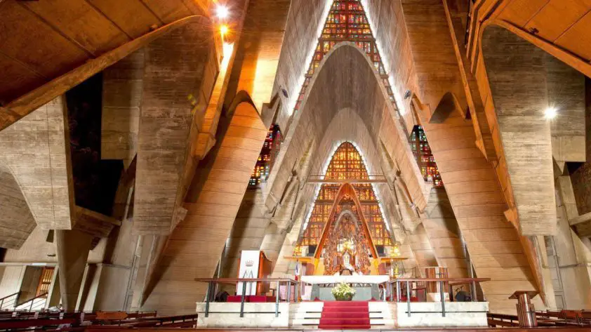 miles de peregrinos que visitan la Basílica de Higüey