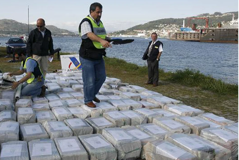 Desmantelan centro de narcotráfico