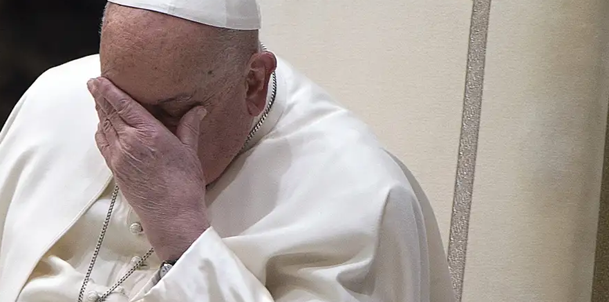 El Papa Francisco permanece hospital