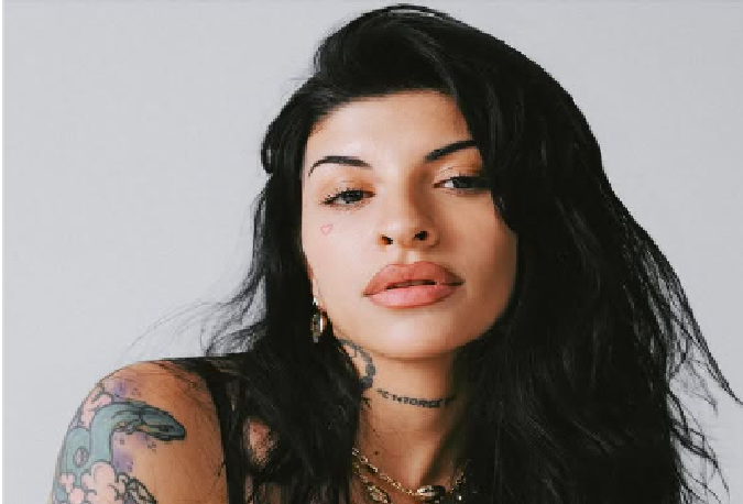 La Polémica de "Con Otra" de Cazzu