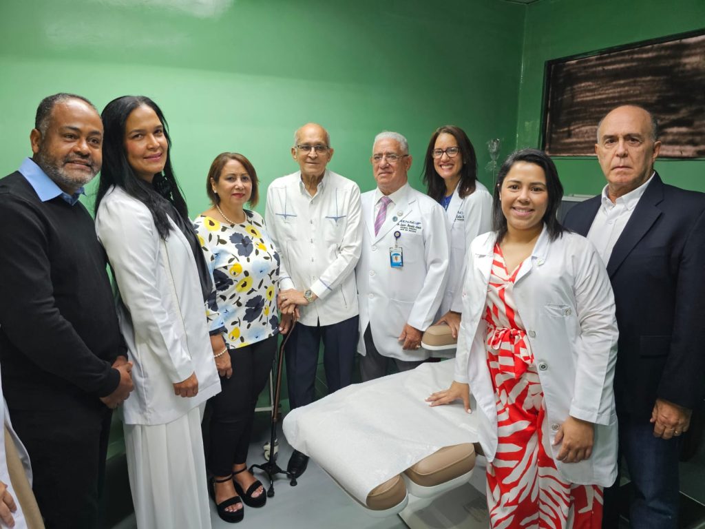 Hospital Gautier reconoce primer egresado de la Residencia de Cirugía Plástica